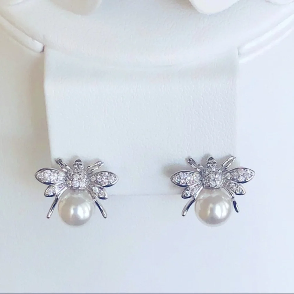 925 Silver Pearl 🐝Bee 🐝Stud Earrings - Picture 4 of 7